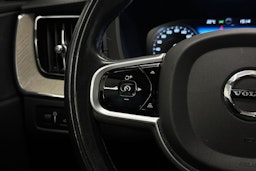 Sininen Volvo XC60 2021 kuva 15.
