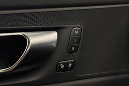 Sininen Volvo XC60 2021 kuva 19.