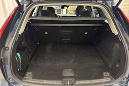 Sininen Volvo XC60 2021 kuva 35.