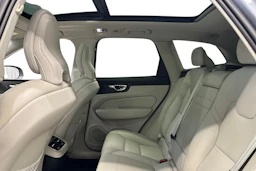 harmaa Volvo XC60 2021 kuva 8.