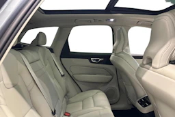 harmaa Volvo XC60 2021 kuva 9.