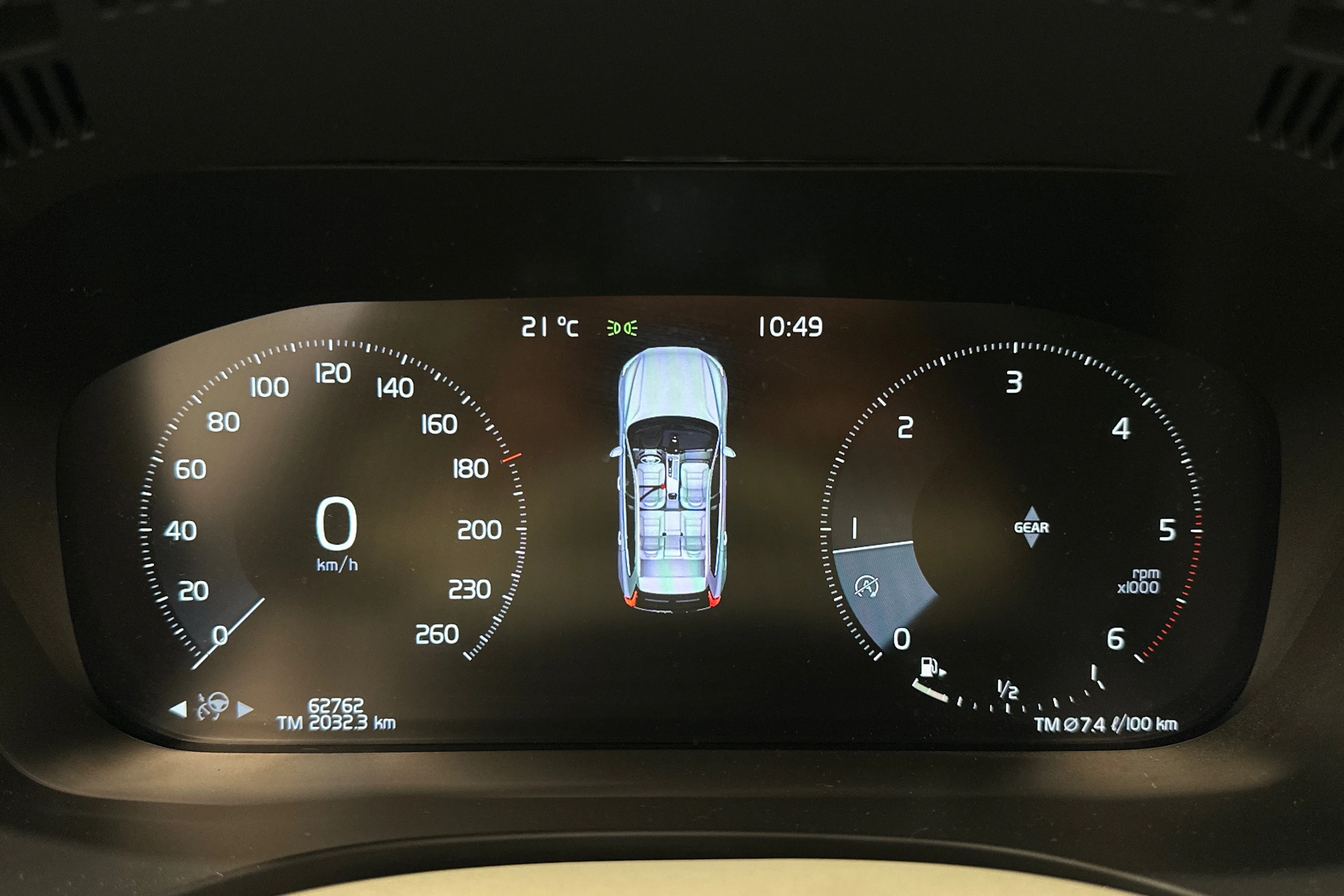 harmaa Volvo XC60 2021 kuva 15.
