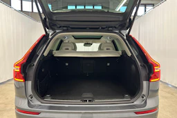 harmaa Volvo XC60 2021 kuva 27.