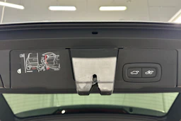 harmaa Volvo XC60 2021 kuva 28.
