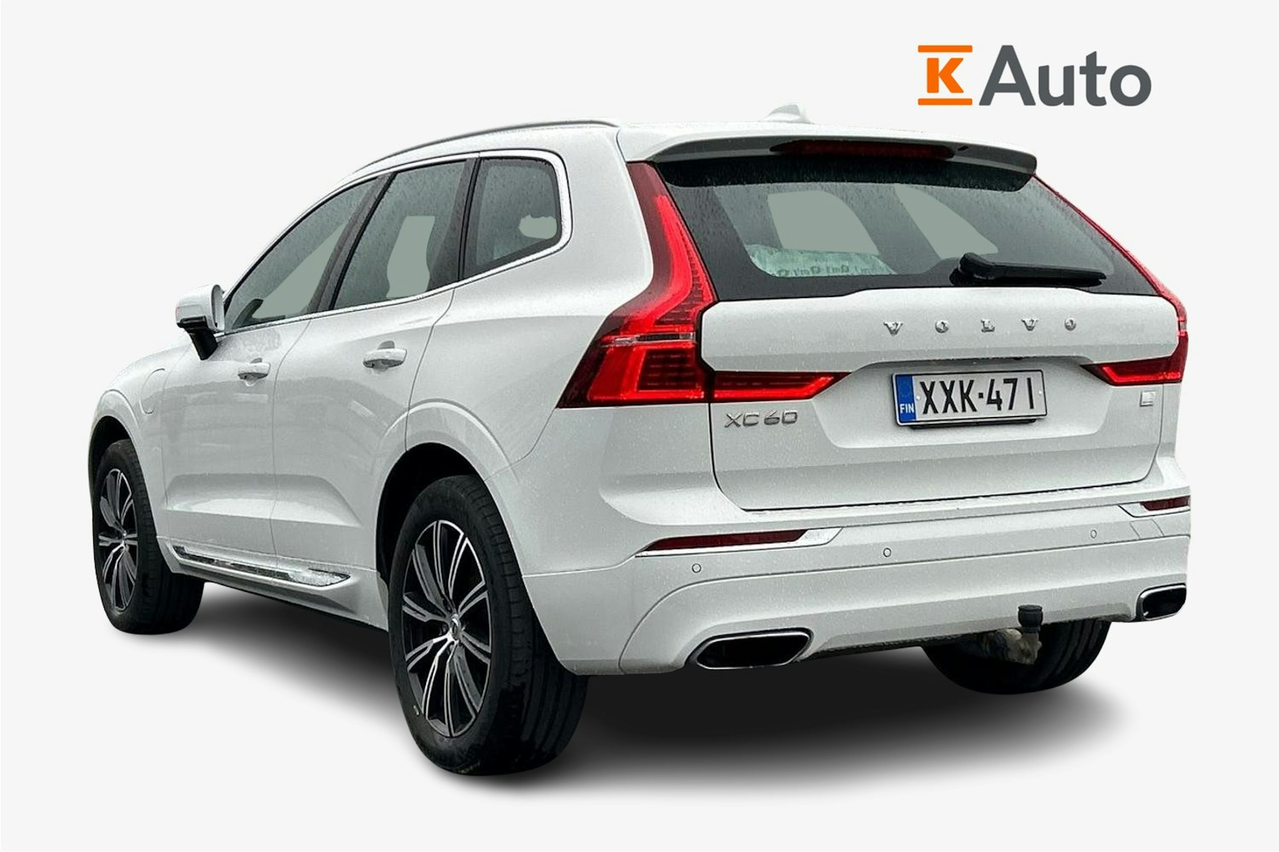 valkoinen Volvo XC60 2021 kuva 2.