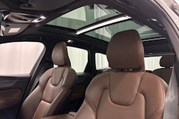 valkoinen Volvo XC60 2021 kuva 30.