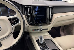 harmaa Volvo XC60 2021 kuva 16.