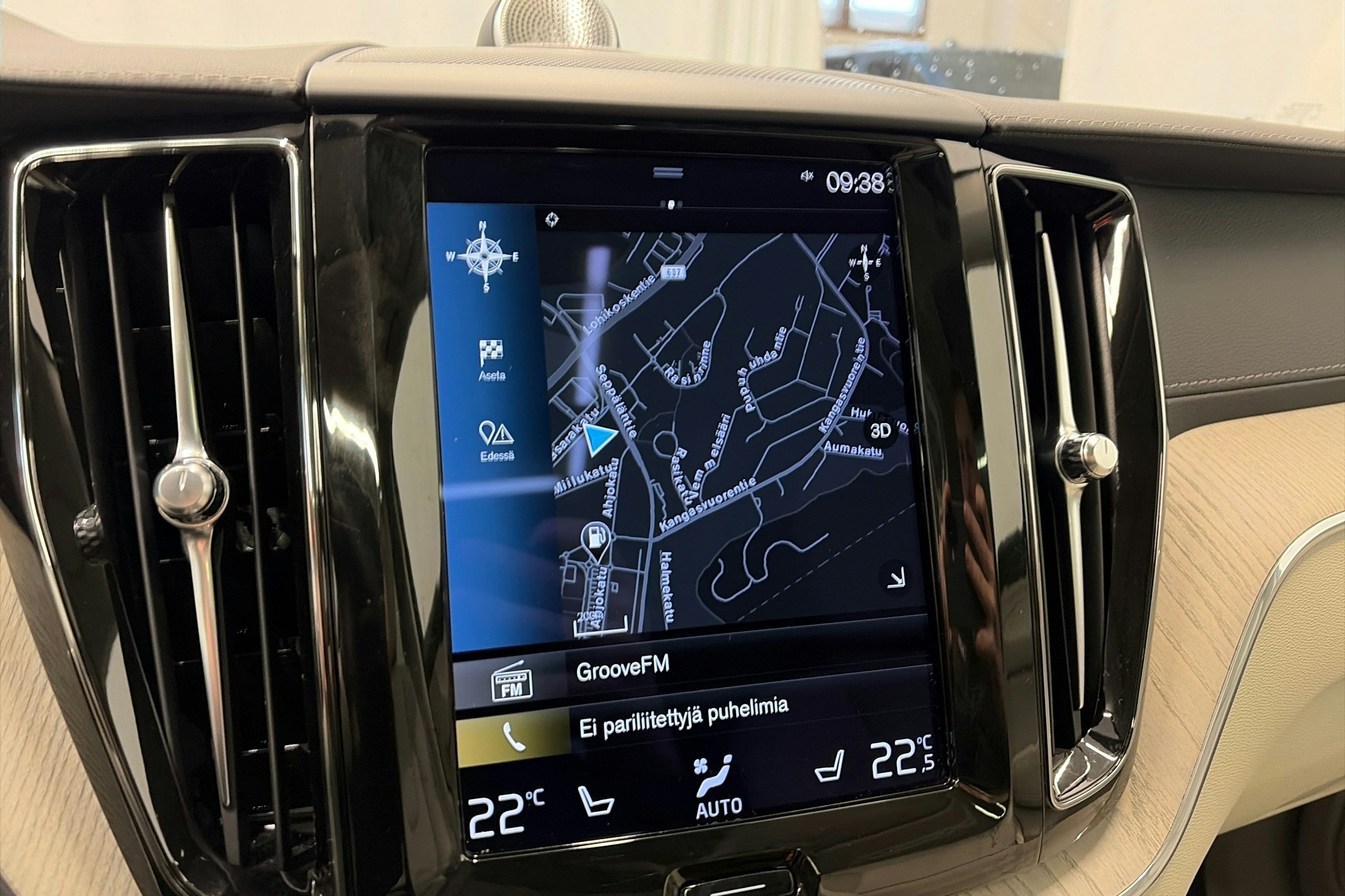 harmaa Volvo XC60 2021 kuva 23.