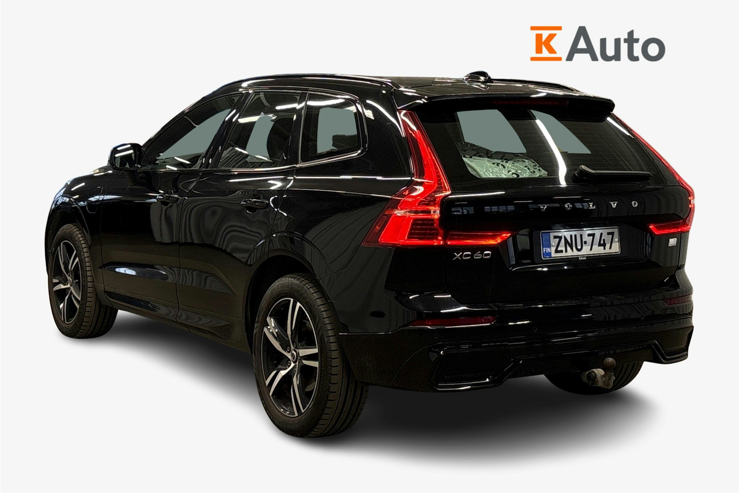 musta Volvo XC60 2021 kuva 2.