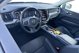 harmaa Volvo XC60 2021 kuva 3.