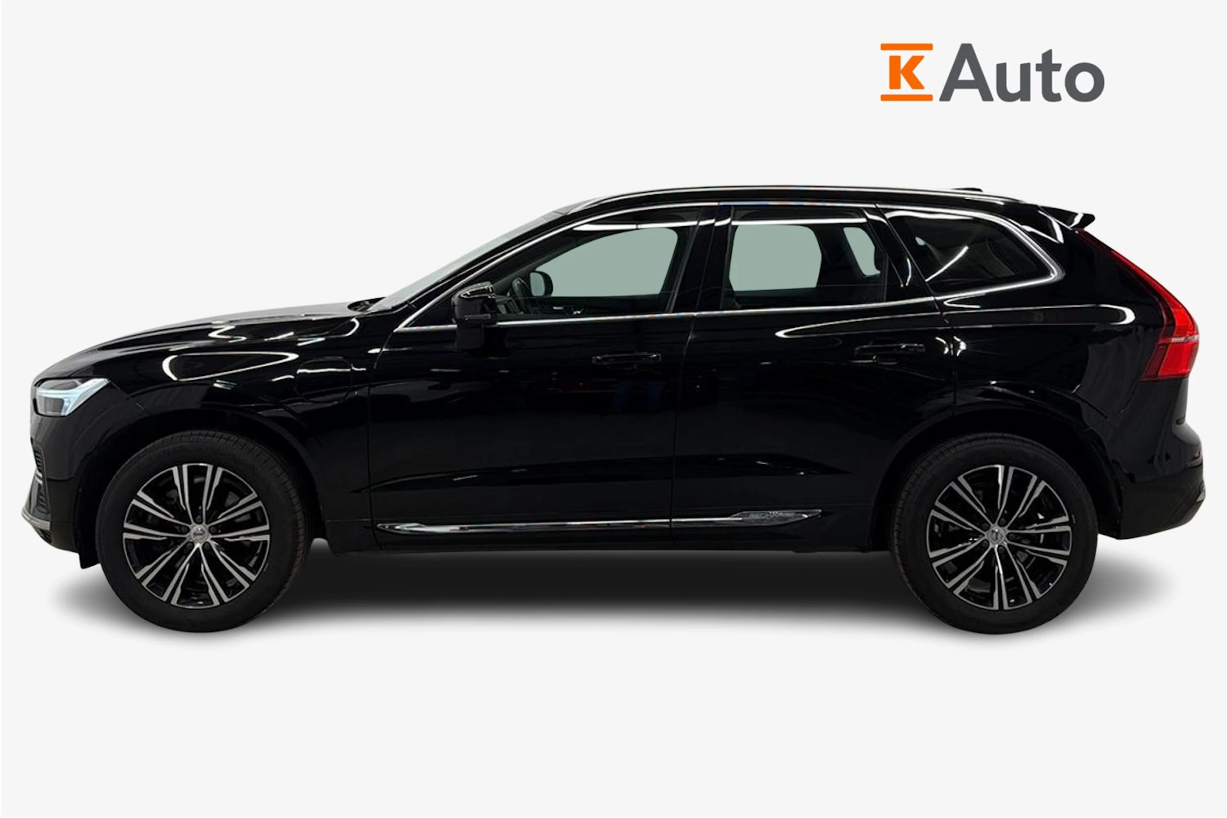musta Volvo XC60 2022 kuva 7.