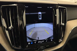 musta Volvo XC60 2022 kuva 30.