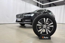 musta Volvo XC60 2022 kuva 43.