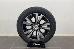 valkoinen Volvo XC60 2022 kuva 13.