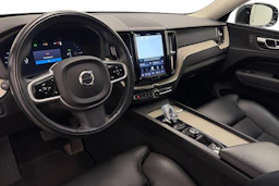 musta Volvo XC60 2022 kuva 6.