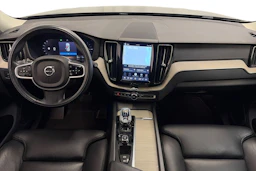 musta Volvo XC60 2022 kuva 7.