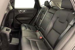musta Volvo XC60 2022 kuva 8.