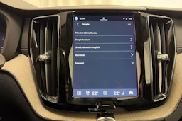 musta Volvo XC60 2022 kuva 26.