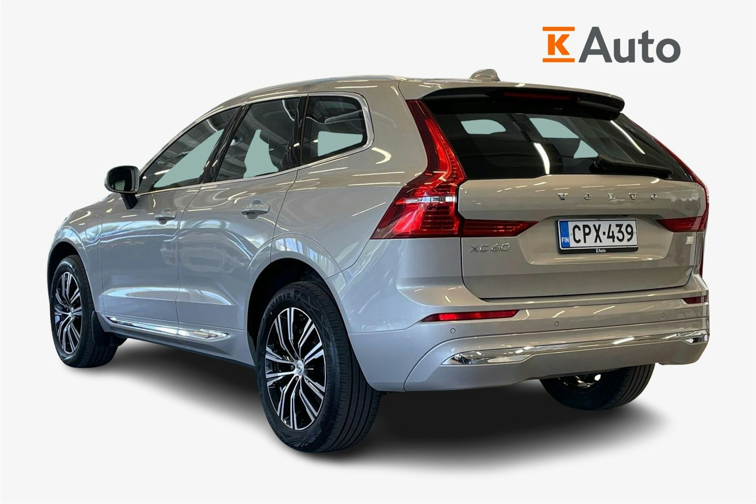 Harmaa Volvo XC60 2022 kuva 2.