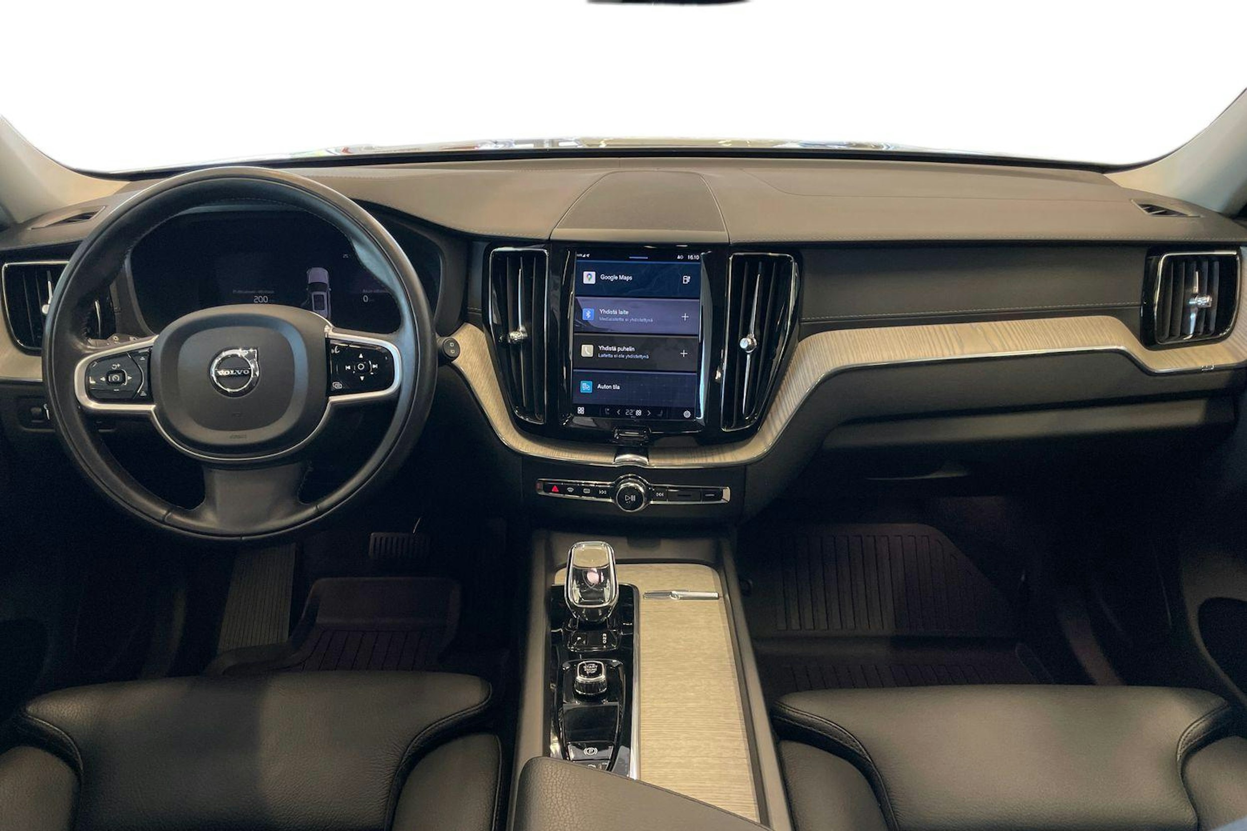 Harmaa Volvo XC60 2022 kuva 9.