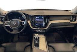 Harmaa Volvo XC60 2022 kuva 9.