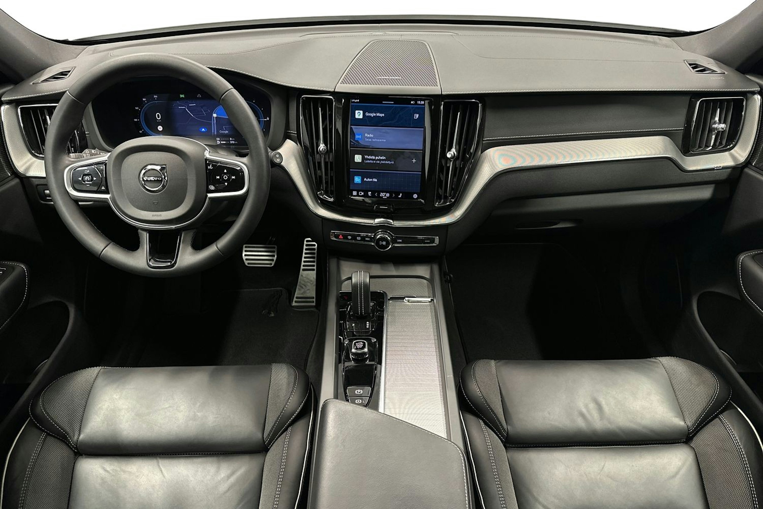valkoinen Volvo XC60 2022 kuva 9.