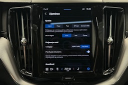 valkoinen Volvo XC60 2022 kuva 29.