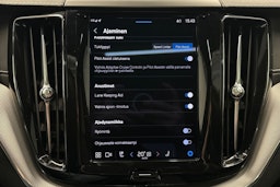 valkoinen Volvo XC60 2022 kuva 30.