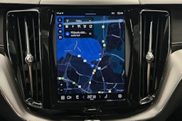 valkoinen Volvo XC60 2022 kuva 33.