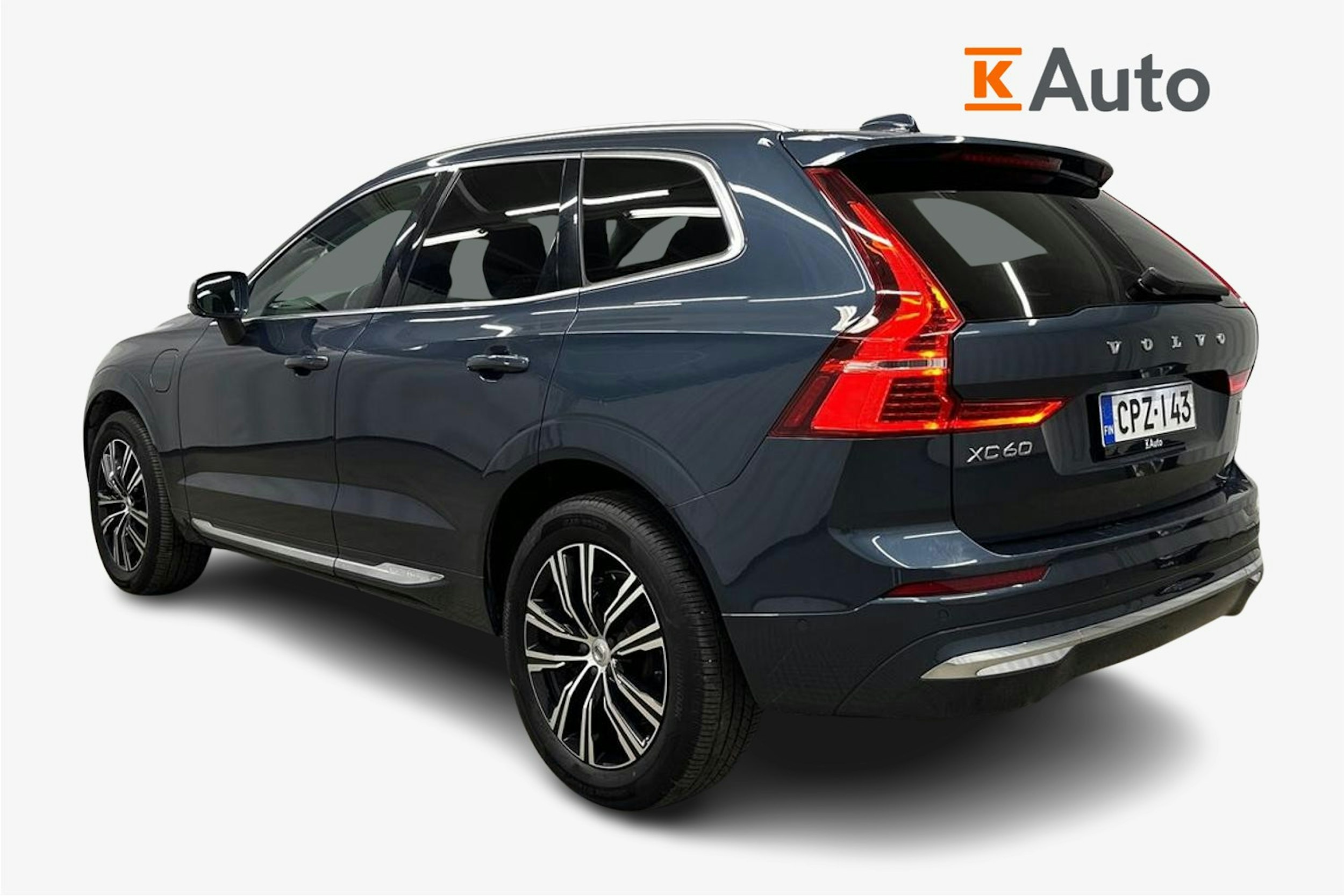 sininen Volvo XC60 2022 kuva 2.