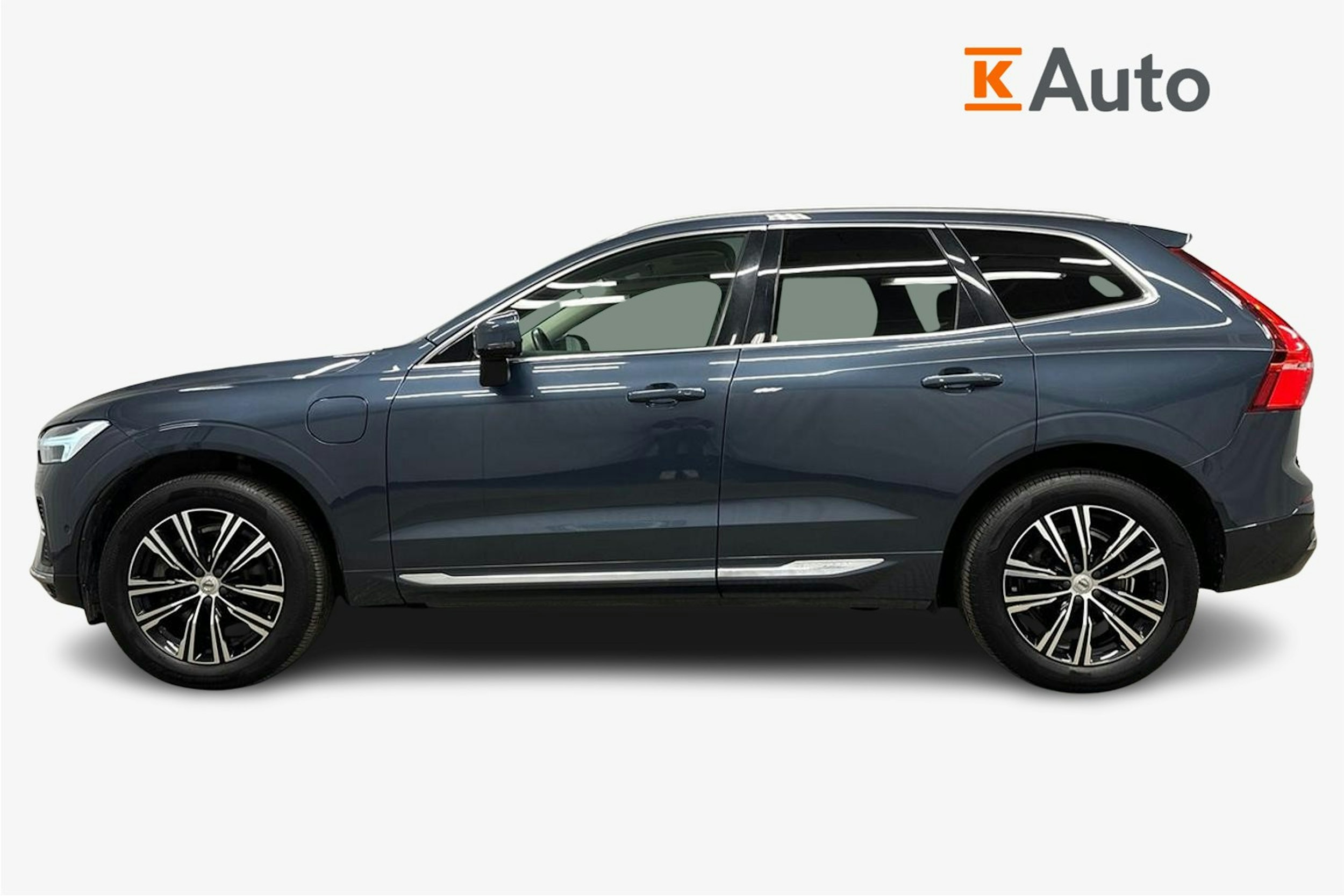 sininen Volvo XC60 2022 kuva 5.