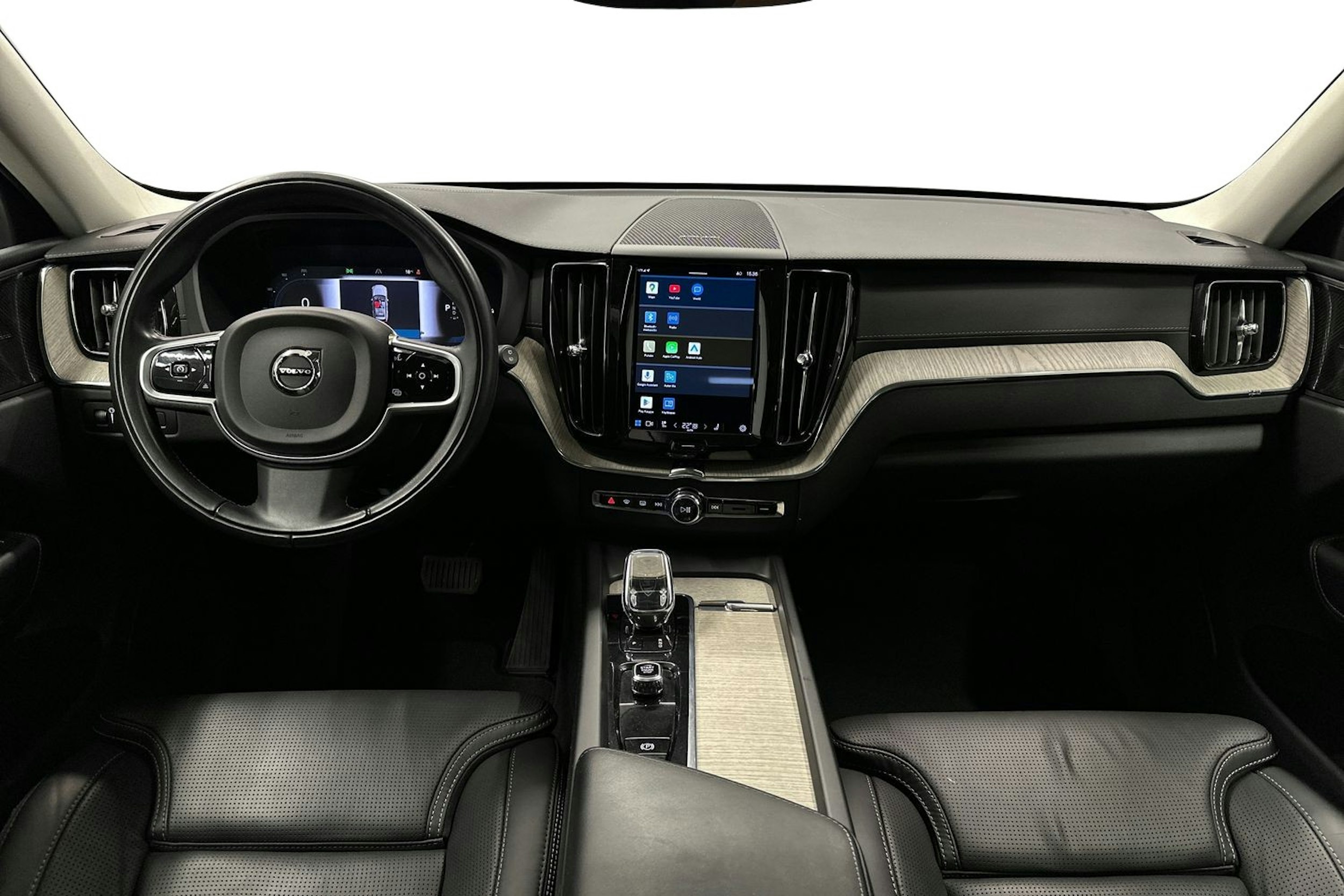 sininen Volvo XC60 2022 kuva 7.