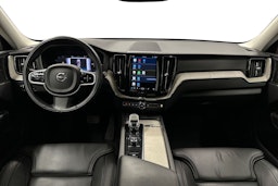 sininen Volvo XC60 2022 kuva 7.