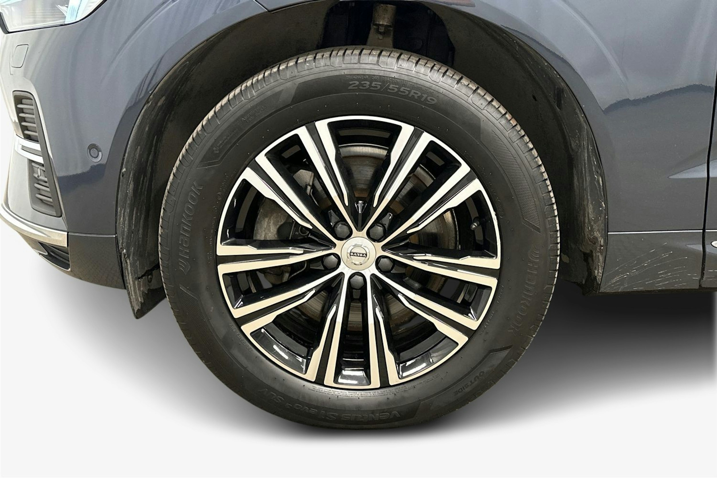 sininen Volvo XC60 2022 kuva 9.