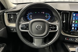 sininen Volvo XC60 2022 kuva 14.