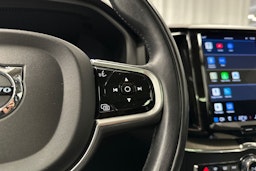 sininen Volvo XC60 2022 kuva 18.