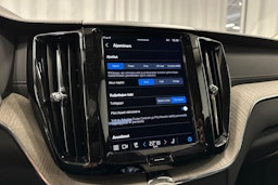 sininen Volvo XC60 2022 kuva 25.