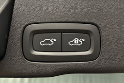 sininen Volvo XC60 2022 kuva 33.