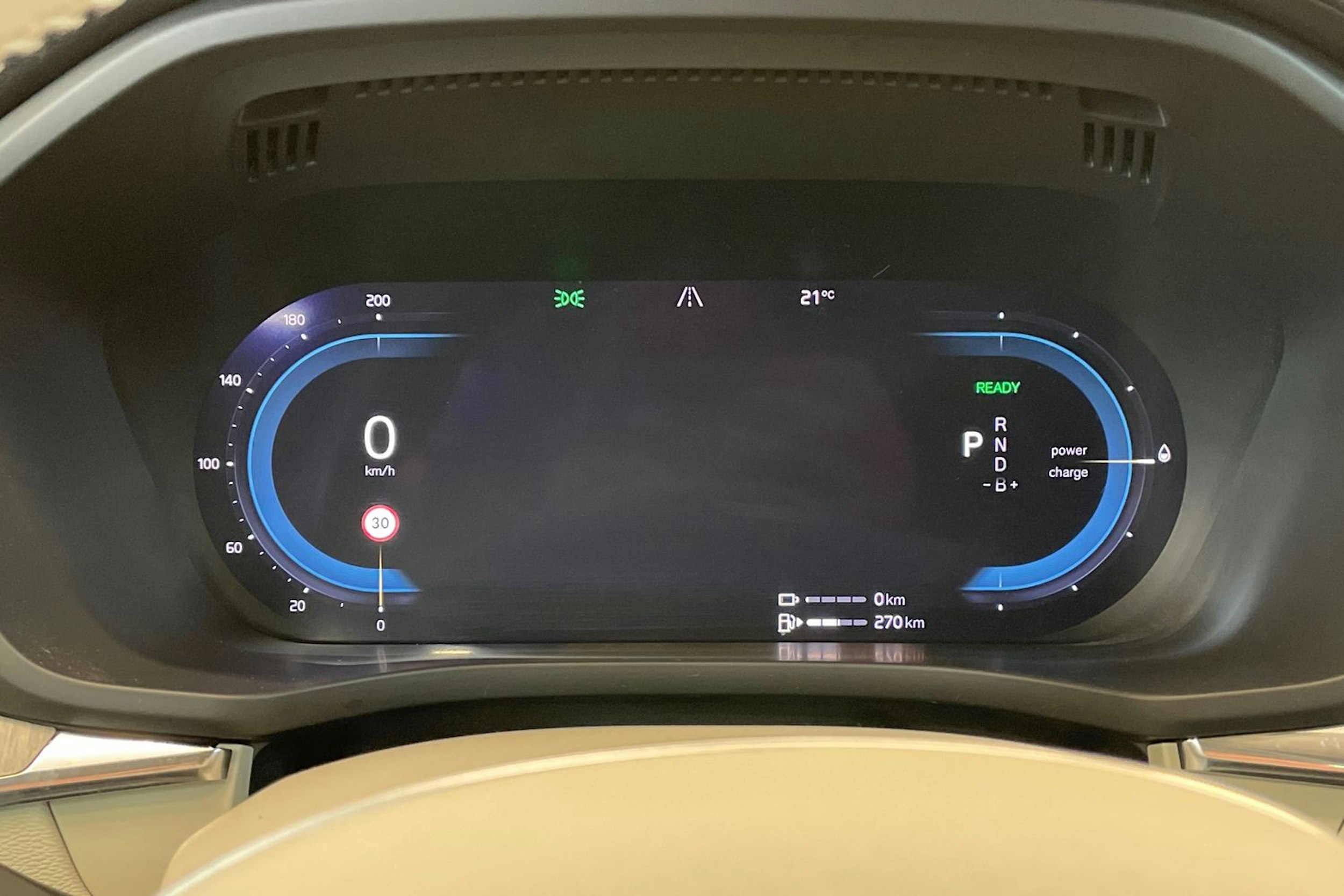 harmaa Volvo XC60 2022 kuva 14.