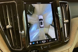 harmaa Volvo XC60 2022 kuva 19.