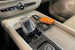 harmaa Volvo XC60 2022 kuva 20.