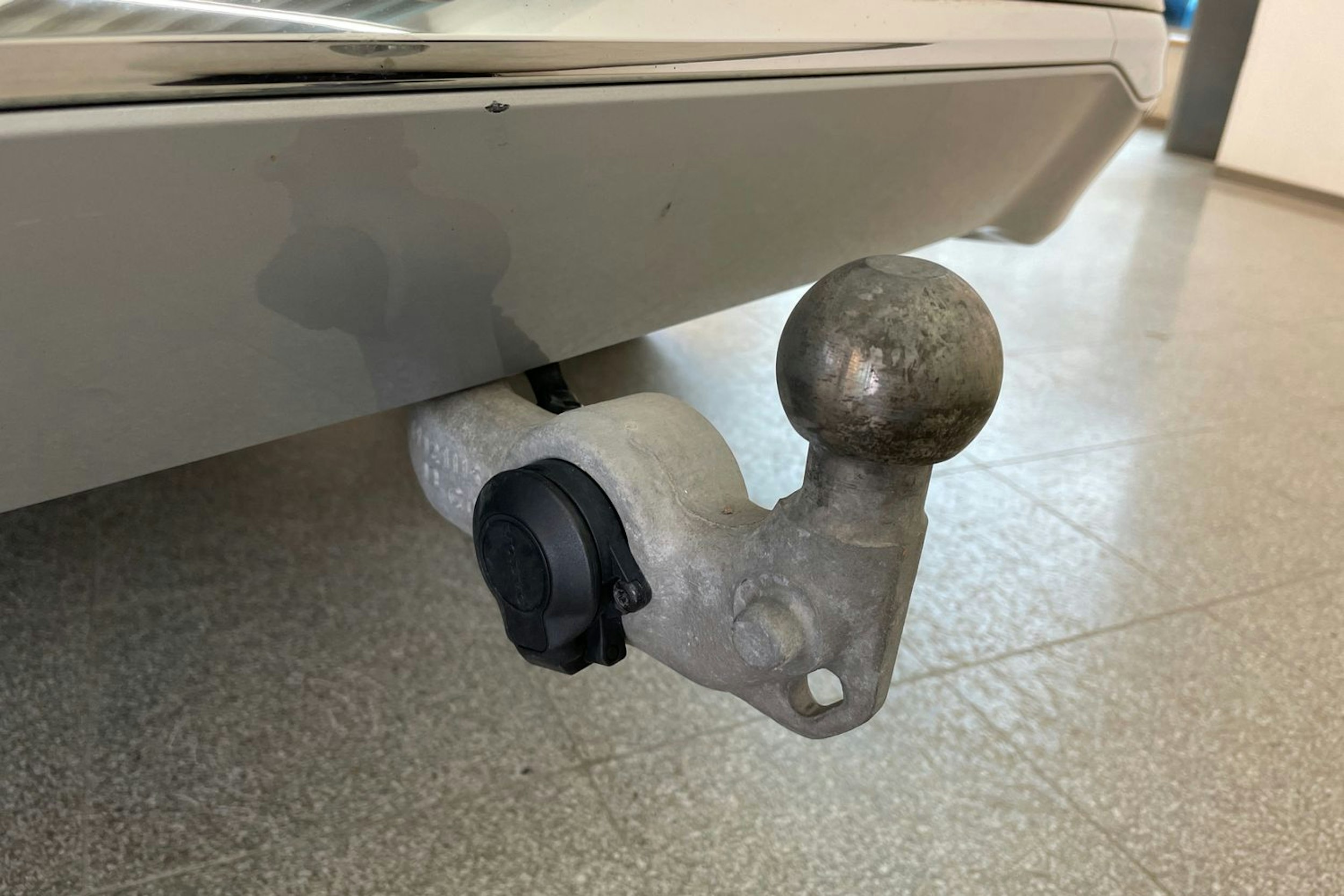 harmaa Volvo XC60 2022 kuva 26.