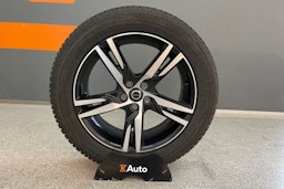 harmaa Volvo XC60 2022 kuva 27.