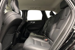 musta Volvo XC60 2022 kuva 10.
