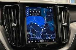 musta Volvo XC60 2022 kuva 28.