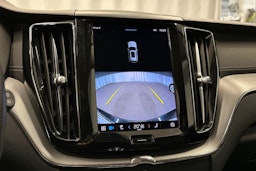 musta Volvo XC60 2022 kuva 31.