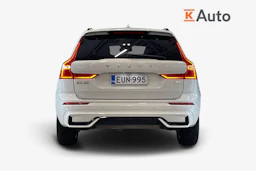 valkoinen Volvo XC60 2022 kuva 3.