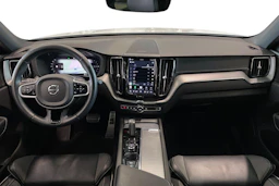valkoinen Volvo XC60 2022 kuva 7.