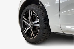 valkoinen Volvo XC60 2022 kuva 9.