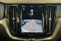 valkoinen Volvo XC60 2022 kuva 25.